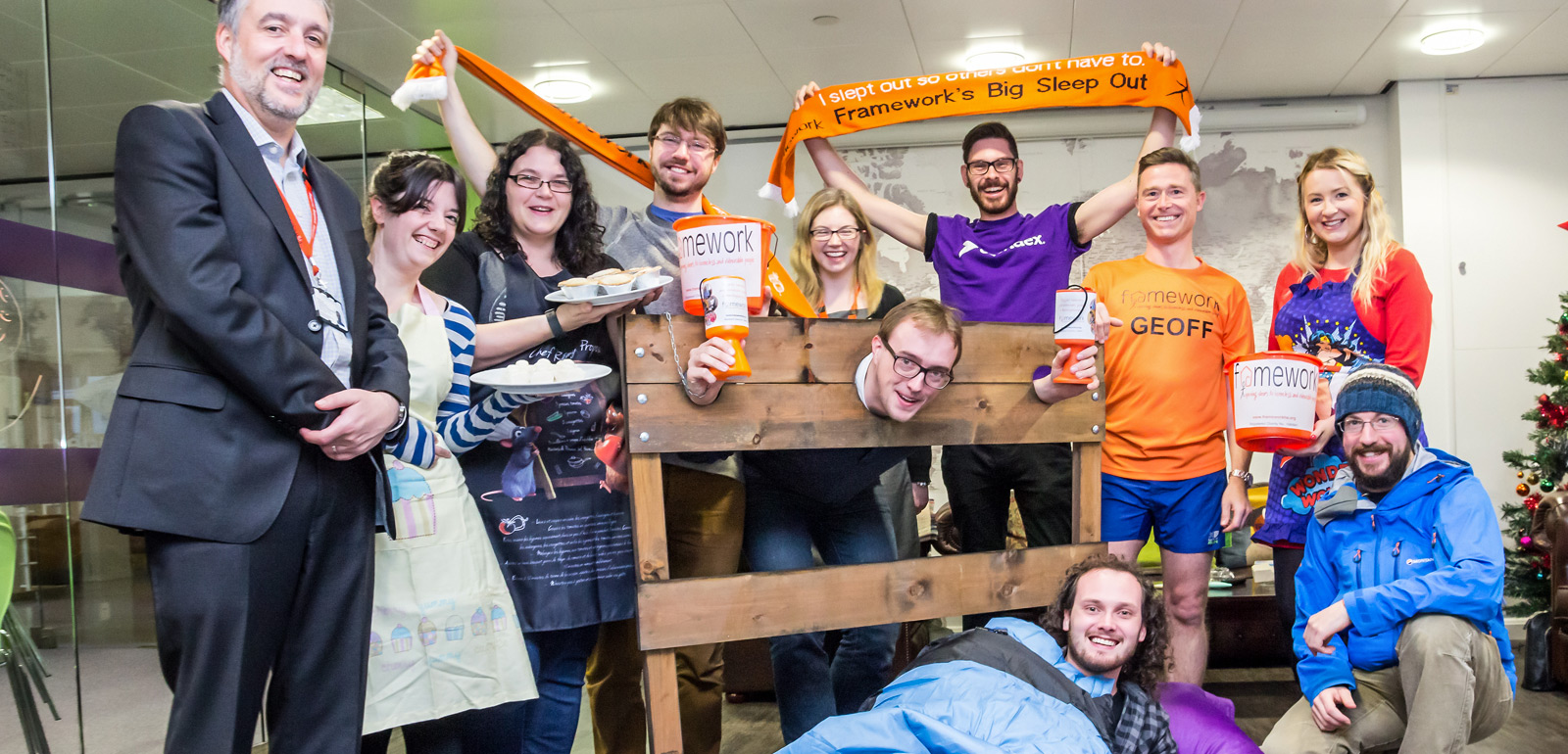 El equipo de Esendex preparándose para el evento Sleep out en Nottingham